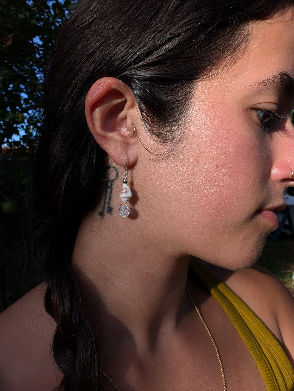 Eloise- Mini Conch Shell & Fractured Quartz Earrings