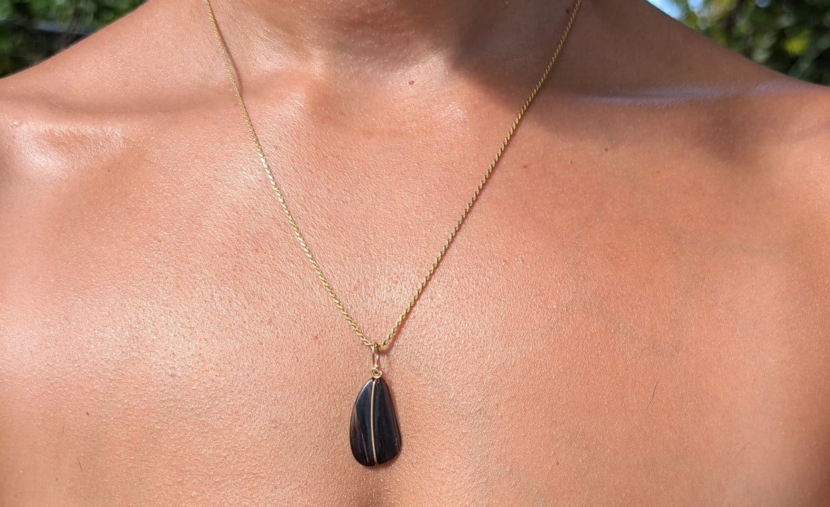 Jane- Jet Pendant
